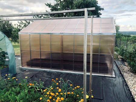 zdjęcie Szklarnia GRACJA z poliwęglanu Zbiory+ 6mm profil 30x20mm ze sklepu maleszklarnie.pl