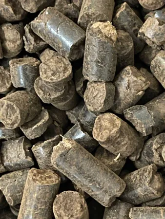 Czarny pellet z ligniny
