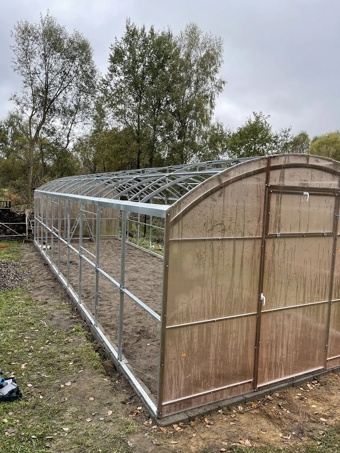 Dlaczego możesz nam powierzyć montaż swojej szklarni?