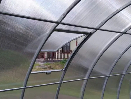 zdjęcie Okno dachowe do szklarni Gospodarz sklep maleszklarnie.pl jest oficjalnym dystrybutorem w Polsce zdjęcie Okno dachowe do szklarni Gospodarz ze sklepu maleszklarnie.pl